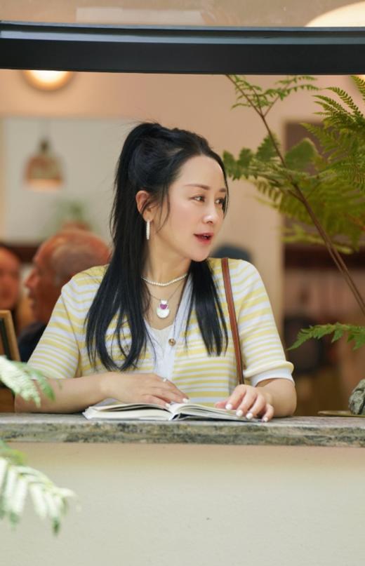 臣禾V领条纹针织JZ242050296 商品图5