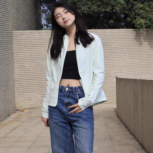点此购买 迪桑特夏季女士冰感运动户外轻薄皮肤衣外套防晒衣 qk 288704 商品图7