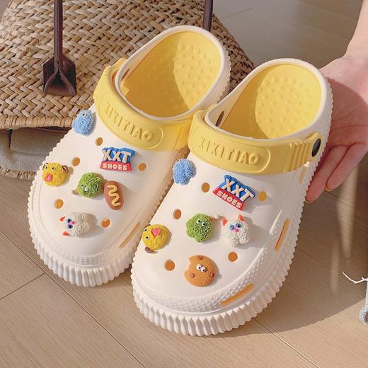【DIY小怪兽花扣，一鞋两穿，凉鞋or拖鞋~~】时尚立体卡通软底包头洞洞鞋 厚底增高户外女士 夏季海边沙滩凉鞋拖鞋-QQ 商品图4