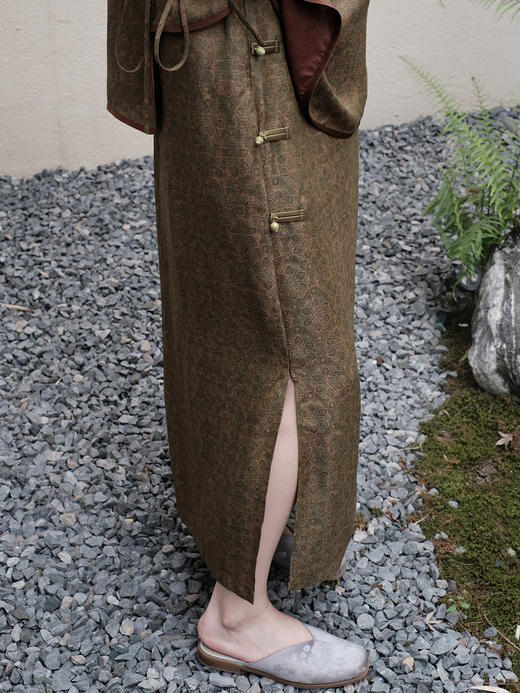 盛唐婧 |真丝香云纱花罗包臀半身裙 商品图1