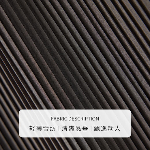 【商场同款】CJDJ502  “ 风琴褶连衣裙 ” 橄榄色自然雅致 高温一体成型压褶技术水洗不开褶  轻薄雪纺材质清爽悬垂 商品图1