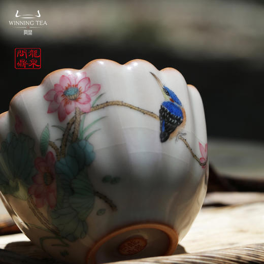 龙泉问鼎彩绘哥窑蕊香杯 （绿鬓朱颜） 商品图3