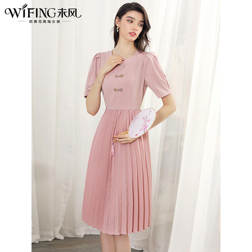 未风粉色立领连衣裙女夏2024夏季新款女装气质减龄泡泡袖百褶裙子 商品图2