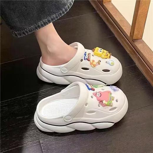 【ins网红百搭洞洞鞋~一年四季洞洞鞋还是稳坐正宫！】2024新款小红书爆款网红洞洞鞋 夏季外穿可爱卡通 厚底防滑包头拖鞋-QQ 商品图7