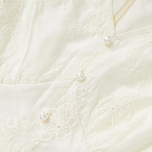 法式甜美肌理感绣花连衣裙女夏季装饰珍珠扣子V领连衣裙V1841636 商品图5