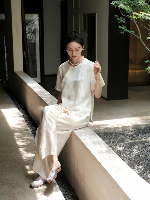 盛唐婧 |真丝冠乐皱月白直筒裤 商品图0