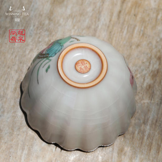 龙泉问鼎彩绘哥窑蕊香杯 （绿鬓朱颜） 商品图4