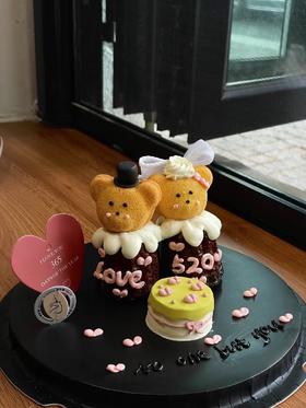 婚纱可露丽小熊蛋糕