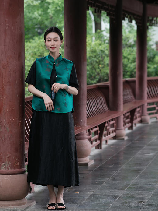 微瑕秒杀 |盛唐牡丹 |苔绿菊花纹花锦缎马甲[特价品](特殊商品不退不换) 商品图2