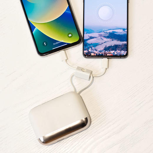 [幻响小宝超级快充移动电源S5」小机身也有大容量，独家专利收纳双线设计，安卓苹果都能充，随时精准显示电量，充电嘎嘎快，赶走电量口焦虑~ 0524 商品图4