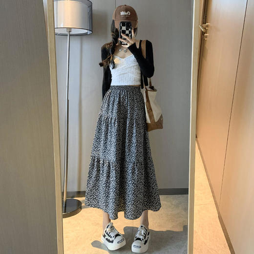 碎花半身蛋糕裙女春夏新款高腰显瘦A字大裙摆温柔风黑色中长款蛋糕裙 商品图2