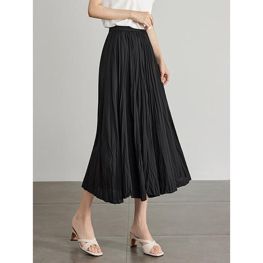 【专属特价】熙世界褶皱百褶半身裙高腰遮跨显瘦肌理感黑色A字中长裙2025夏 商品图1