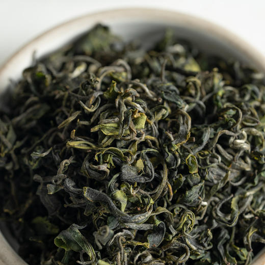 【茶馆茶叶】【北方佳人】精选白毫青茶 | 100°水泡叶底绿 满满的豌豆香 不苦不涩 叶底完整 茶汤绿且透亮 商品图4