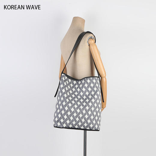 通勤百搭斜挎包 商品图0