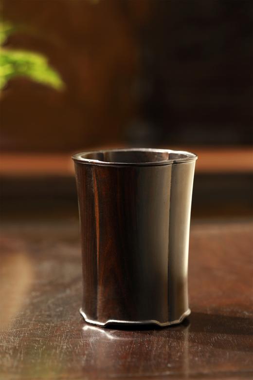 海棠形°紫光檀素笔筒 商品图1