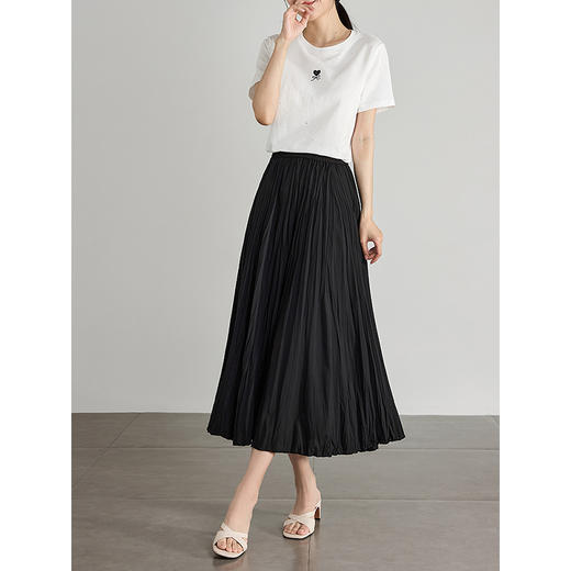 【专属特价】熙世界褶皱百褶半身裙高腰遮跨显瘦肌理感黑色A字中长裙2025夏 商品图3