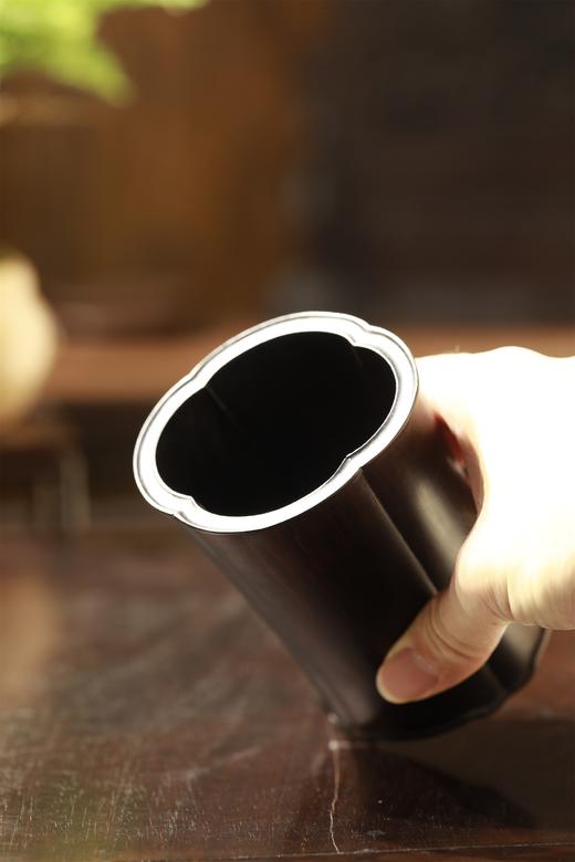 海棠形°紫光檀素笔筒 商品图5