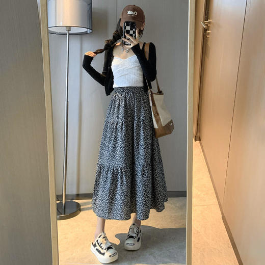碎花半身蛋糕裙女春夏新款高腰显瘦A字大裙摆温柔风黑色中长款蛋糕裙 商品图1