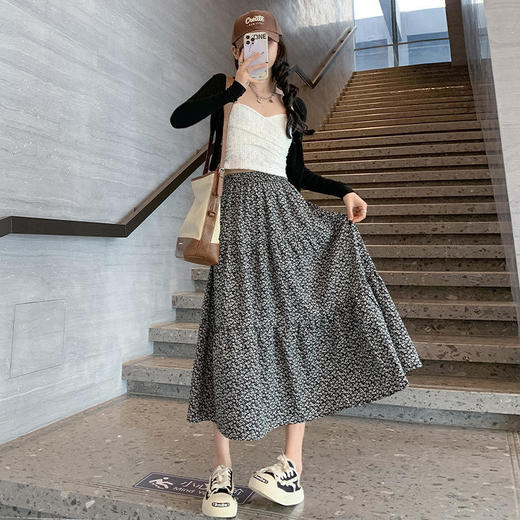 碎花半身蛋糕裙女春夏新款高腰显瘦A字大裙摆温柔风黑色中长款蛋糕裙 商品图3