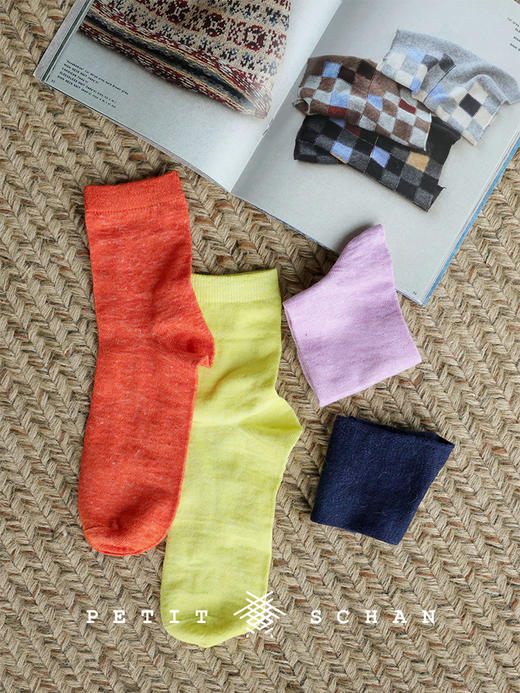 699积分兑换 PETIT SCHAN小闪 Lucky 2024 Socks  小闪幸运袜  亚麻混纺薄款糖果色中筒袜两双装 商品图3