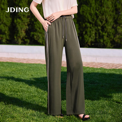 【商场同款】CJTJ515  “ 橄榄绿直筒裤 ” 摩登文艺范儿 阔腿长裤腿部放松包容显瘦 侧面撞色细条纹时尚有视觉拉长腿部效果 材质细腻轻薄 垂滑好打理 商品图0