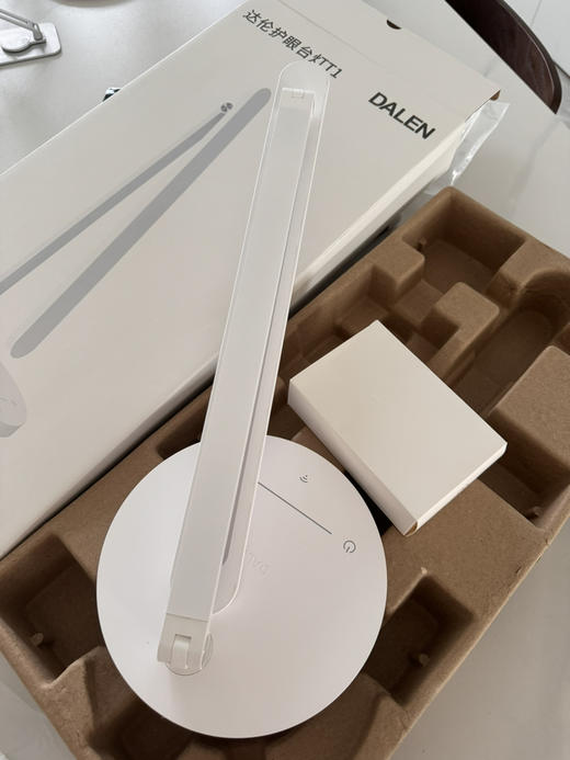 央视推荐品牌-华卖了十几万台！-智能达伦护眼台灯T1（DL-02W） 商品图6