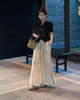 今日穿搭：旗袍与现代时尚的融合，秒变优雅名媛