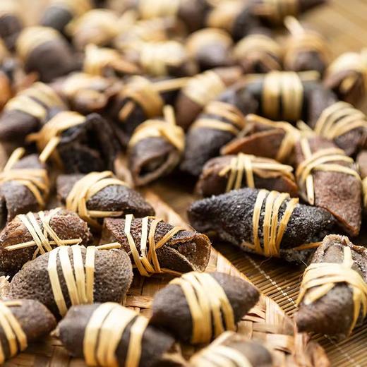 【超模君严选 地理标志认证 民间古方】会满福陈皮三宝扎，新会陈皮搭配咸橄榄，五年以上自然生晒、手工腌制，广东特产，润喉滋润，咸中带甘，泡茶煲汤皆宜，精美礼盒，夏季家人必备。 商品图1