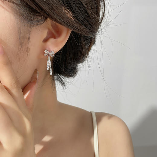 卡蒂罗/KADER 蝴蝶结流苏耳钉 925银轻奢小巧甜美高级感镶嵌闪锆元气少女结满钻耳饰 灵动气质 送女生 礼盒 礼物 商品图1