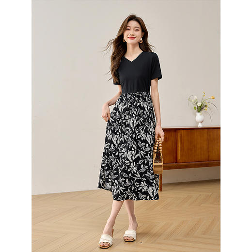 【专属特价】熙世界假两件短袖V领印花连衣裙收腰显瘦T恤裙子2025年夏天新款 商品图3