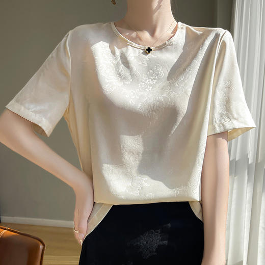 【简约新中式】SIIJJEYY枝辑仿提花圆领短袖，丝滑缎面 (5色可选) 商品图9