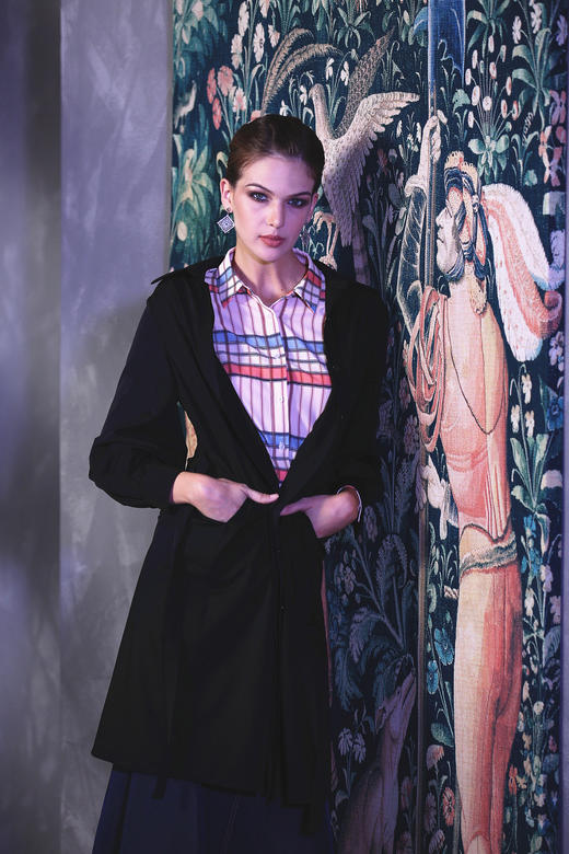 【伯妮斯茵】3F6241--衬衫--狩猎的花丛--《因汉而生--哥特》 商品图5