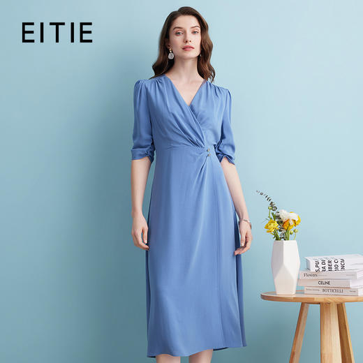 EITIE爱特爱夏季新款气质V领显瘦高腰连衣裙7407130 商品图0