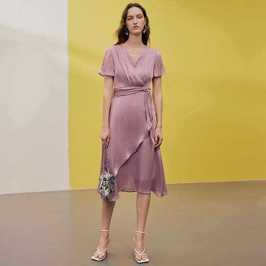 EITIE爱特爱夏季新款气质收胸褶皱收腰V领修身显瘦连衣裙女礼服7477105 商品图7