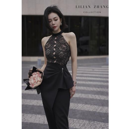 2402019 C系列—“都市力量”—繁花盛绽—衣橱挚爱Lace挂脖式露肩背心 商品图3