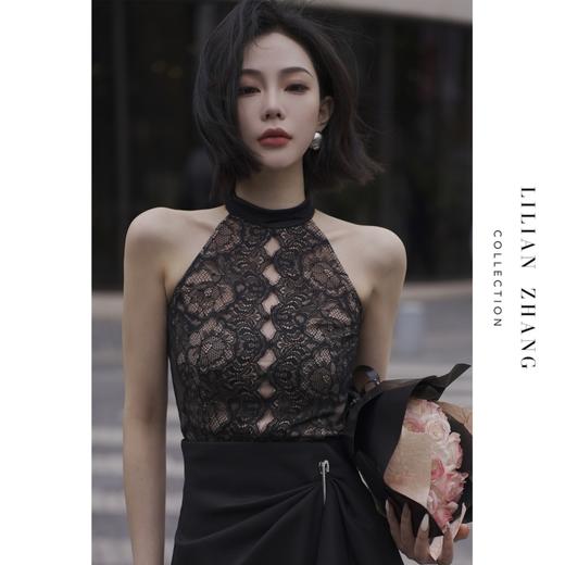 2402019 C系列—“都市力量”—繁花盛绽—衣橱挚爱Lace挂脖式露肩背心 商品图1