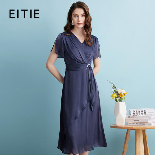 EITIE爱特爱夏季新款气质收胸褶皱收腰V领修身显瘦连衣裙女礼服7477105 商品图0