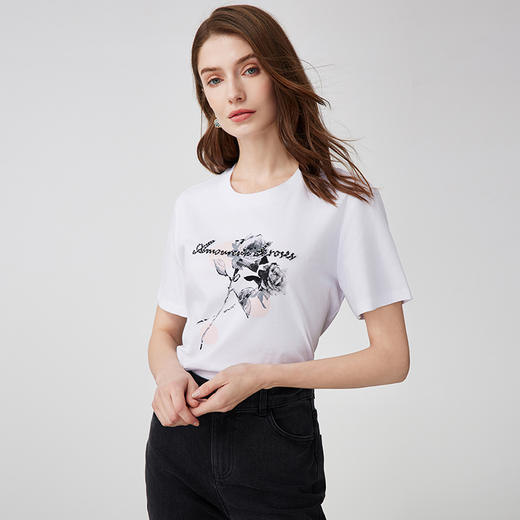 EITIE爱特爱夏季时尚百搭打底舒适圆领印花T恤女7302001 商品图3