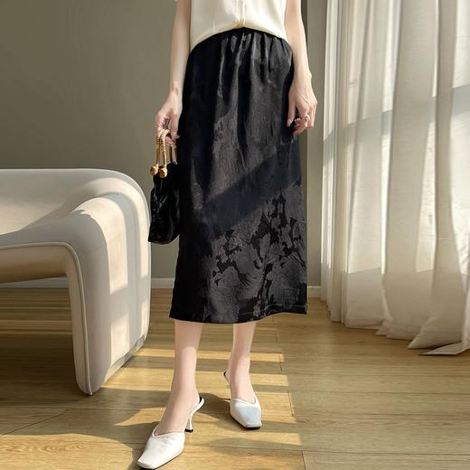 【新中式，百搭国风】SIIJJEYY枝辑丝滑缎面提花半身裙   ，女士仿真丝 (3色可选) 商品图2