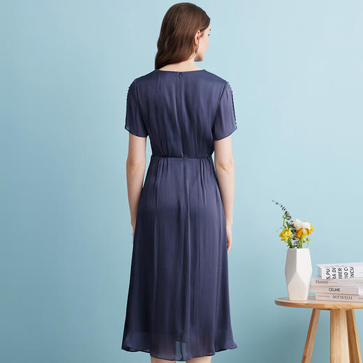 EITIE爱特爱夏季新款气质收胸褶皱收腰V领修身显瘦连衣裙女礼服7477105 商品图5