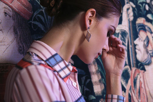 【伯妮斯茵】3F6241--衬衫--狩猎的花丛--《因汉而生--哥特》 商品图3