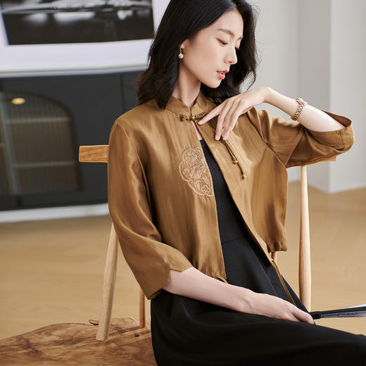 米思阳2024夏季新款新中式复古天丝衬衫绣花盘扣设计感上衣女2553 商品图3