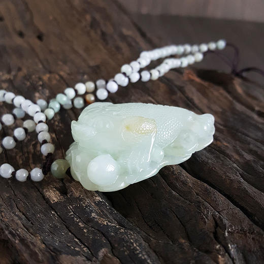 【天然正品】天然糯种浅绿色锦鲤造型翡翠（好运、纳福）吊坠项链300424NJ08 商品图3