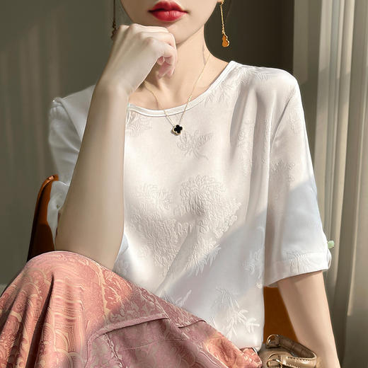 【新中式，百搭国风】【夏季必备】SIIJJEYY枝辑女士仿真丝丝滑缎面圆领半袖衬衫(3色可选) 商品图6