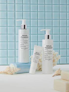 用泡沫和喜欢的味道把自己包裹住