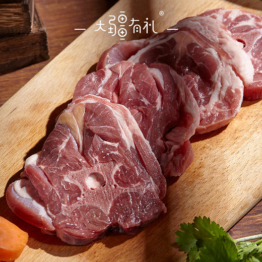 【疆品南下】大疆有礼丨南疆刀郎羊礼盒 1.5KG（羊颈排：250g*1，羊前腿：250g*1，羊寸排：250g*1，羊后腿：250g*1，羊脊排：250g*1，蝴蝶排：250g*1） 商品图1