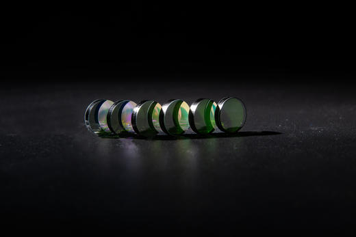 BP573/10K OD5@200-1200 T>65% Φ10.9*2.5mm 带通滤光片 商品图0