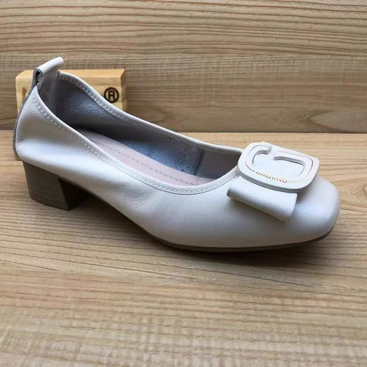 豪行2023年春季新品时尚休闲真皮浅口方跟女单鞋23120952 商品图0