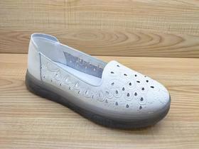 2023夏季新款豪行平底女鞋23211119冲孔透气真皮复古休闲凉鞋