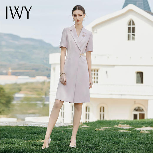 IWY/清新粉色西装领连衣裙女高端显白收腰西装裙播音主持人美容院Q1132-P 商品图1